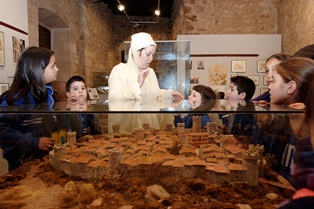 Actividad con el personaje de Blanca de Centelles