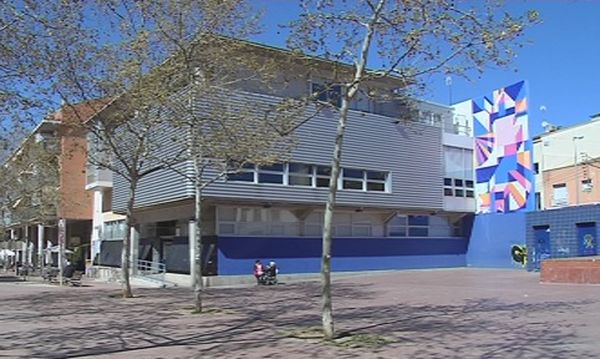 Centre cívic Avel·lí Estrenjer, a la plaça de la Cultura