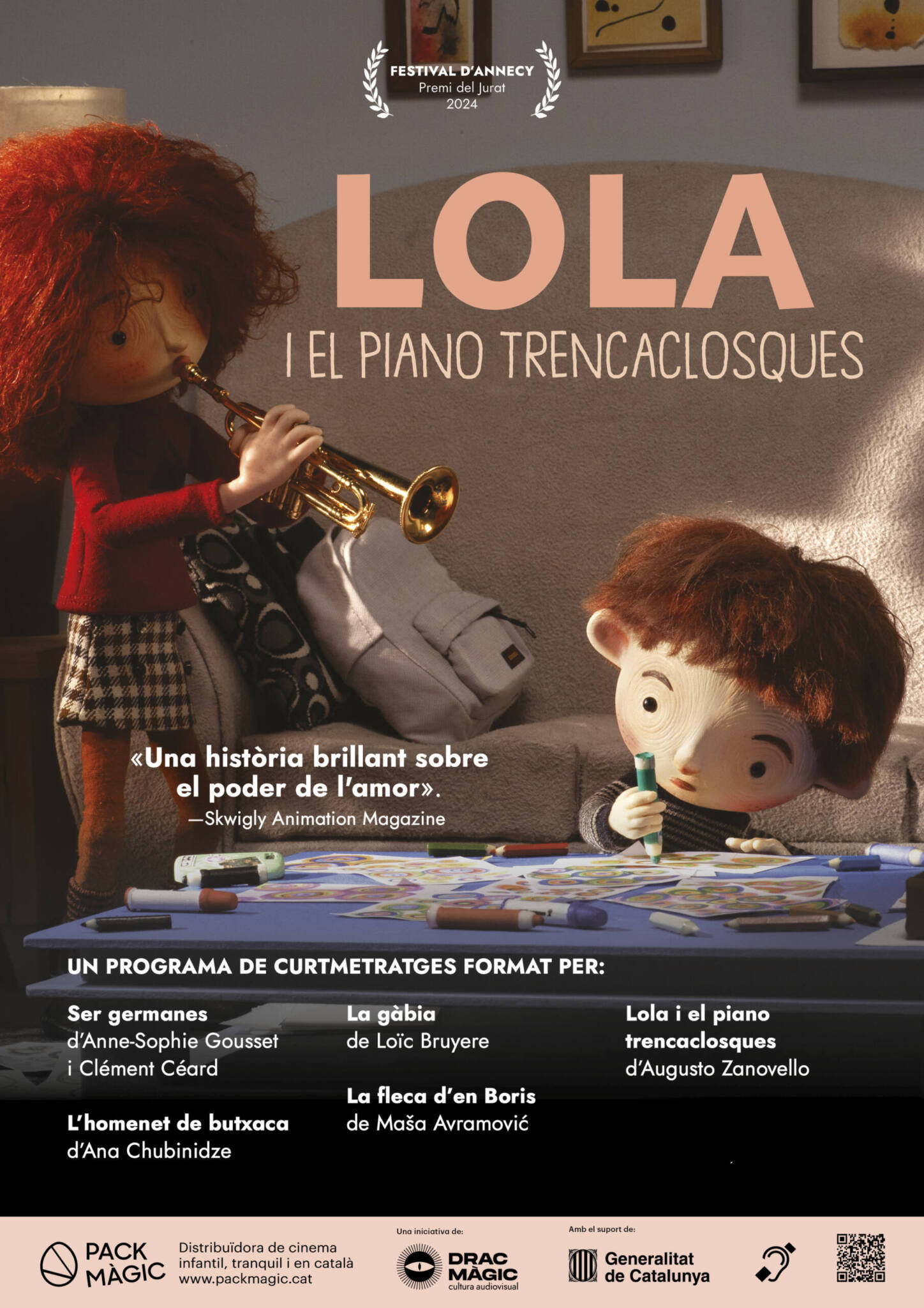 surt un nen sobre un llit dibuixant i una noia tocant la trompeta al costat