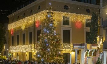 Encesa llums Nadal a plaça del Raval